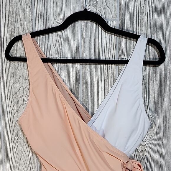 Cupshe One Piece Swimsuit, Wrap Color-Block Style, Women's Large, NWT - Picture 2 of 12